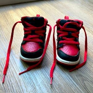 Gently used. Size 5C.